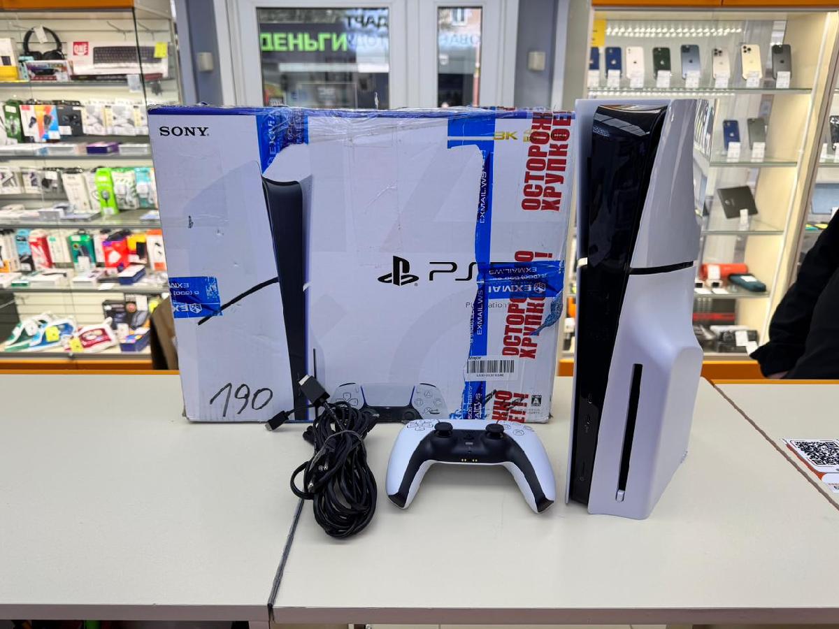 Игровая приставка PlayStation 5 Slim 1TB (С дисководом) Игровая приставка PlayStation 5 Slim 1TB (С дисководом)