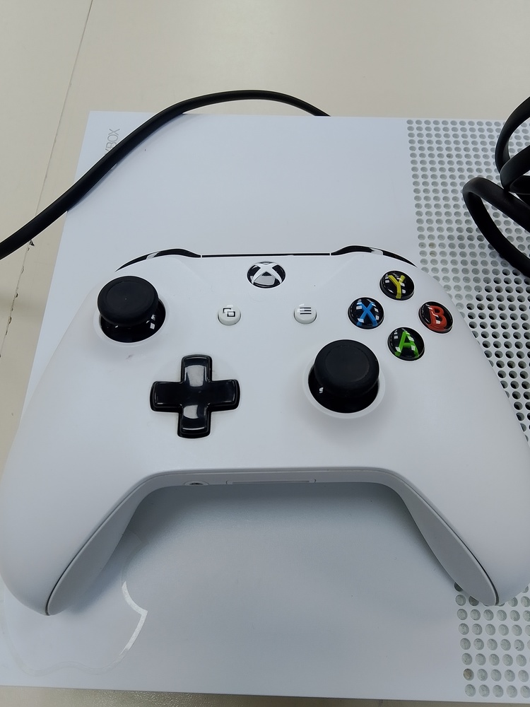 Игровая приставка Xbox One S 1TB
