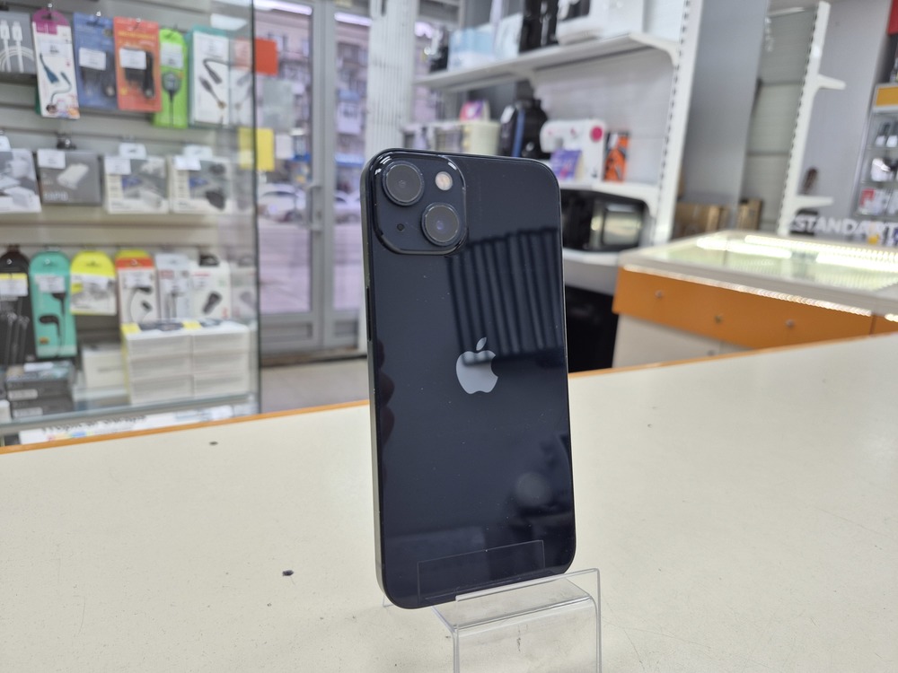 Смартфон Apple iPhone 13 128Gb
