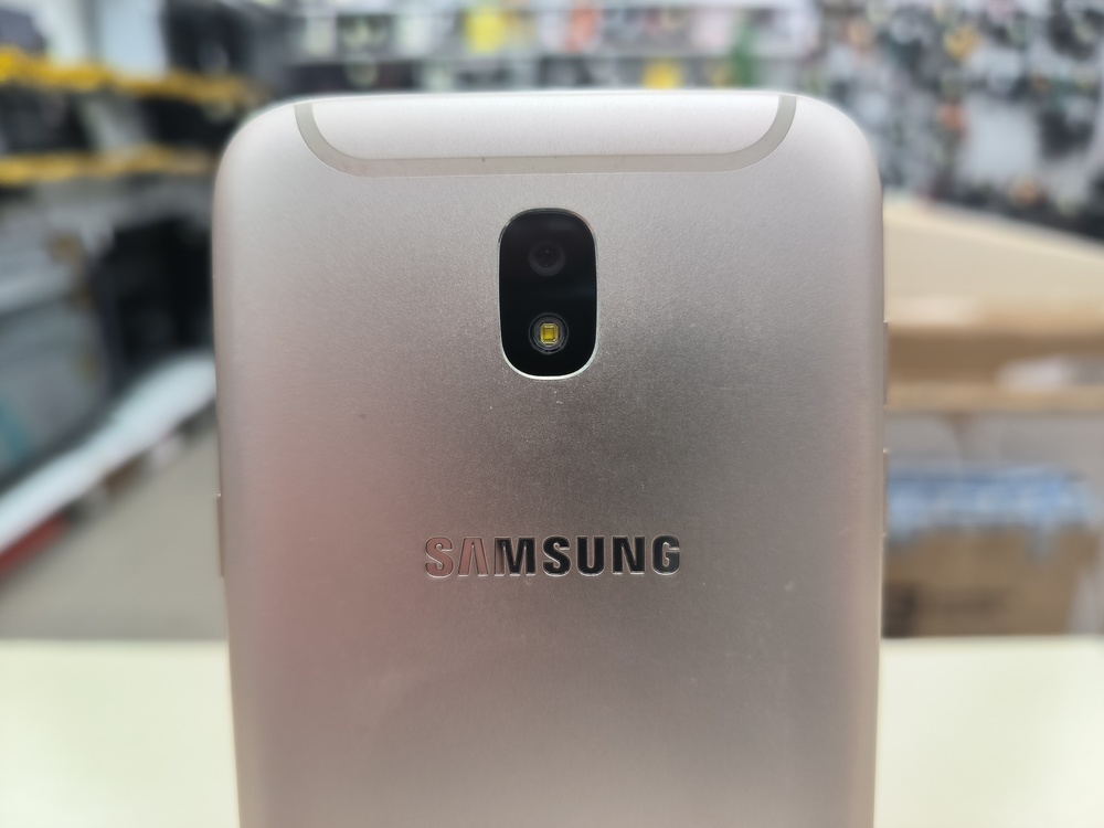Смартфон Samsung Galaxy J5 2016 2/16