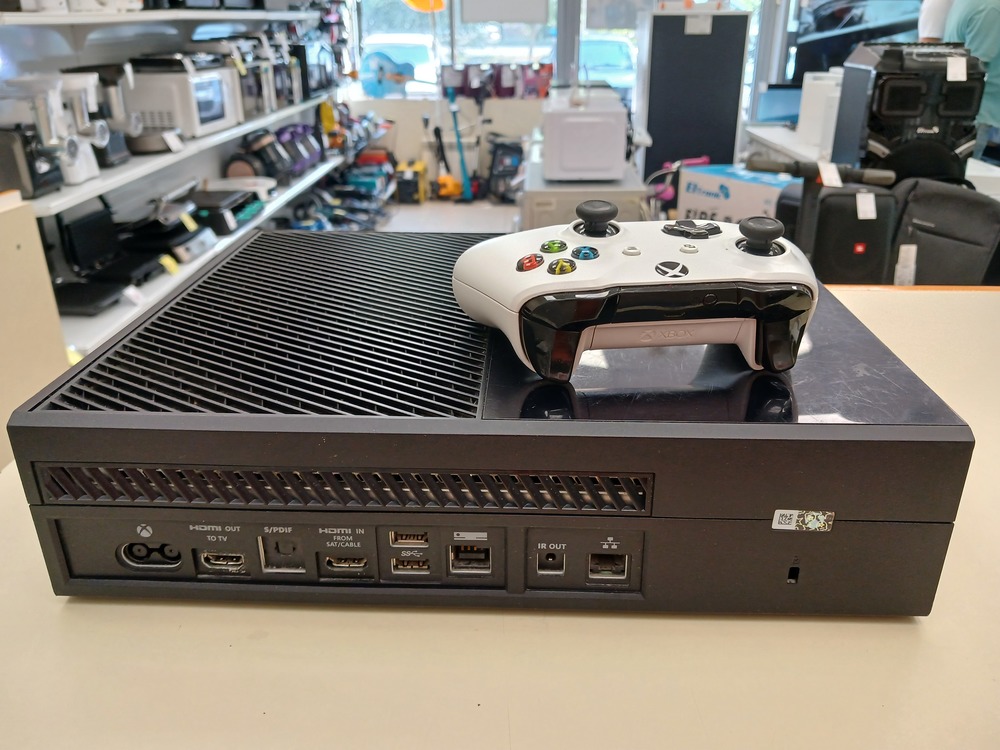 Игровая приставка Xbox One 500Gb