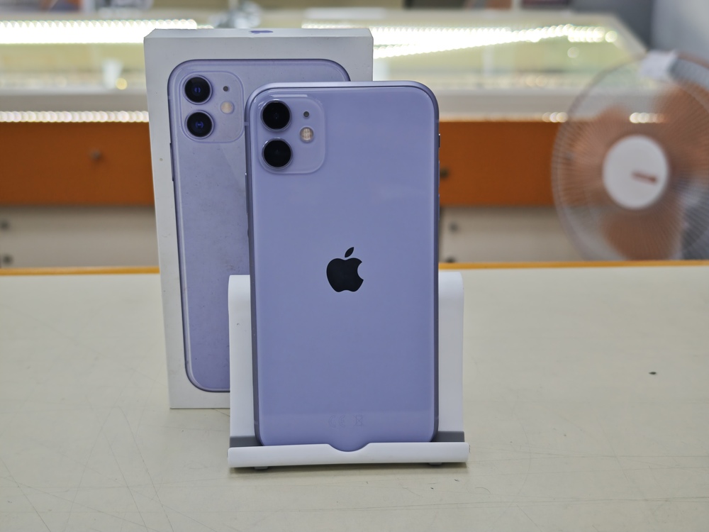 Смартфон Apple iPhone 11 64Gb