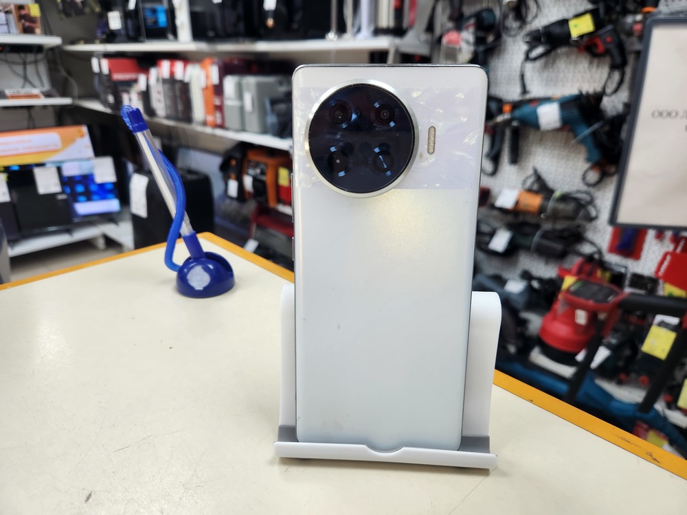 Смартфон Tecno SPARK 20 PRO + 8/256