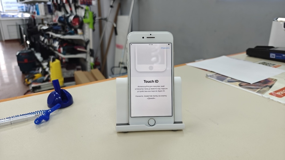 Смартфон Apple iPhone 8 64Gb