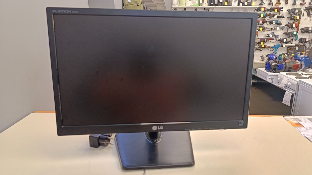 Монитор LG E2242