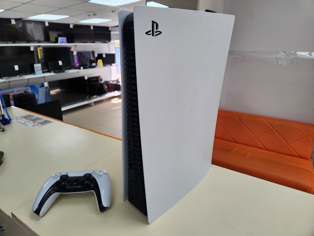 Игровая приставка PlayStation 5 825Gb (С дисководом)