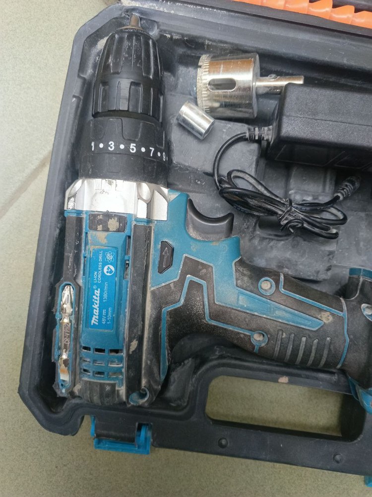 Шуруповерт Makita 330DWE