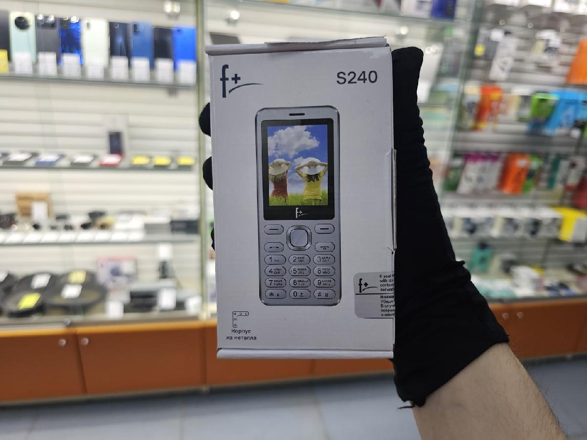 Мобильный телефон F+ S240