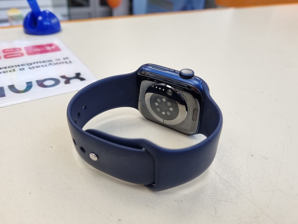 Смарт-часы Apple Watch Series 6 44 мм