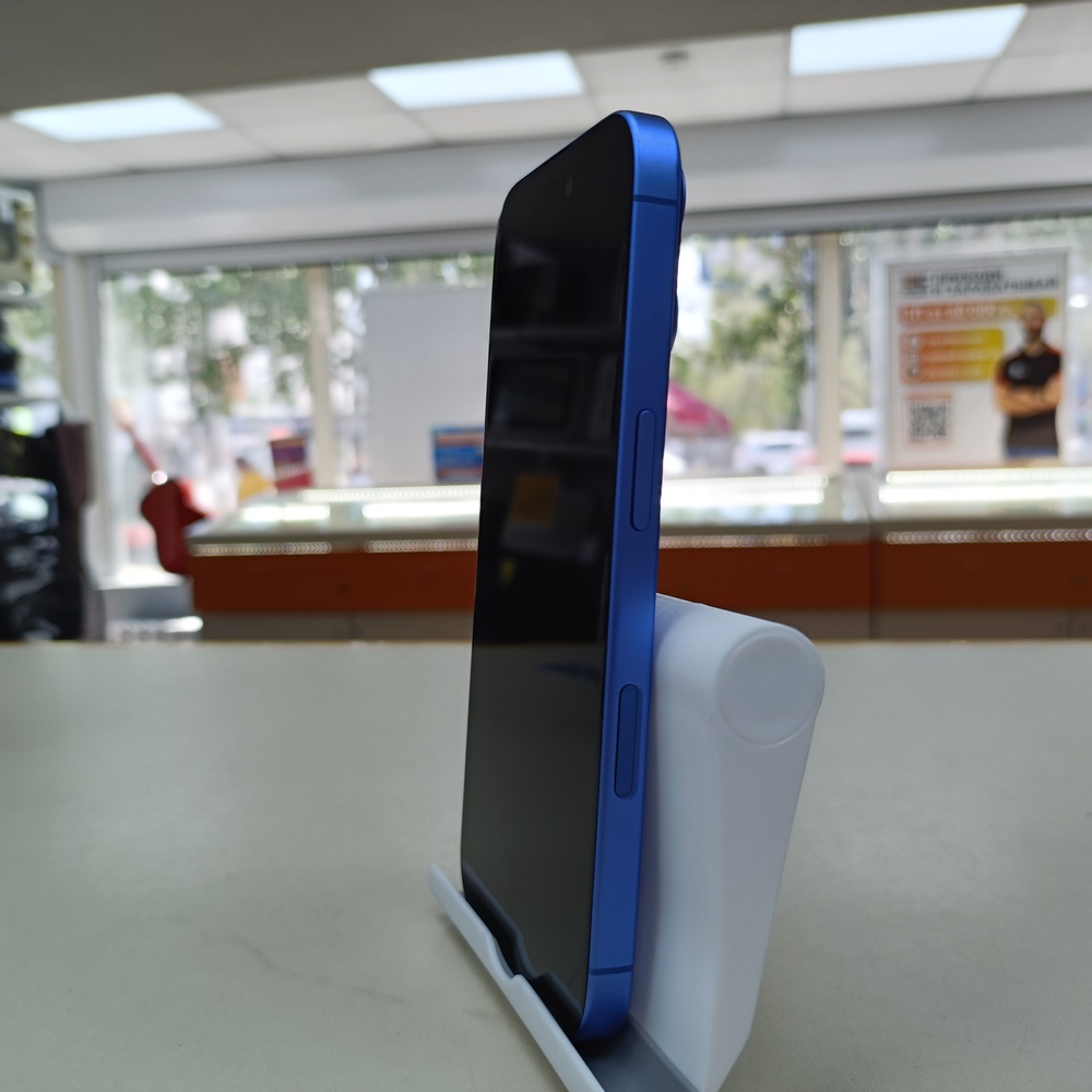 Смартфон Apple Iphone 16 128Gb