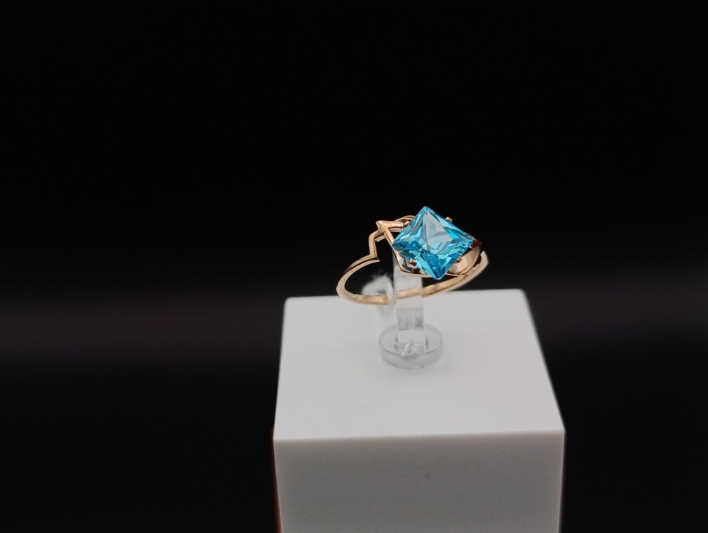 КОЛКМ585 КОЛЬЦО С КАМНЕМ (Au 585)