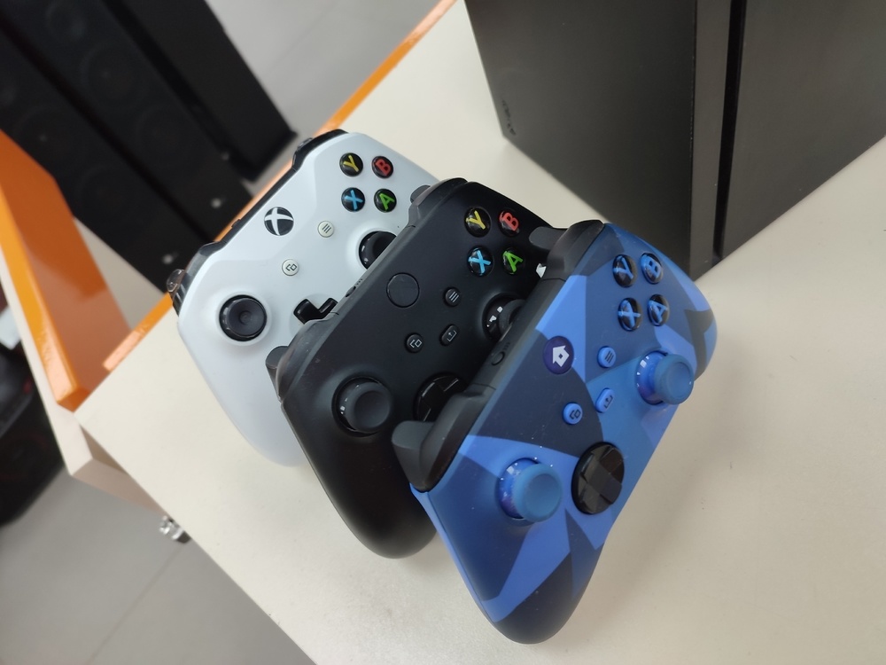 Игровая приставка Xbox Series X 1Tb