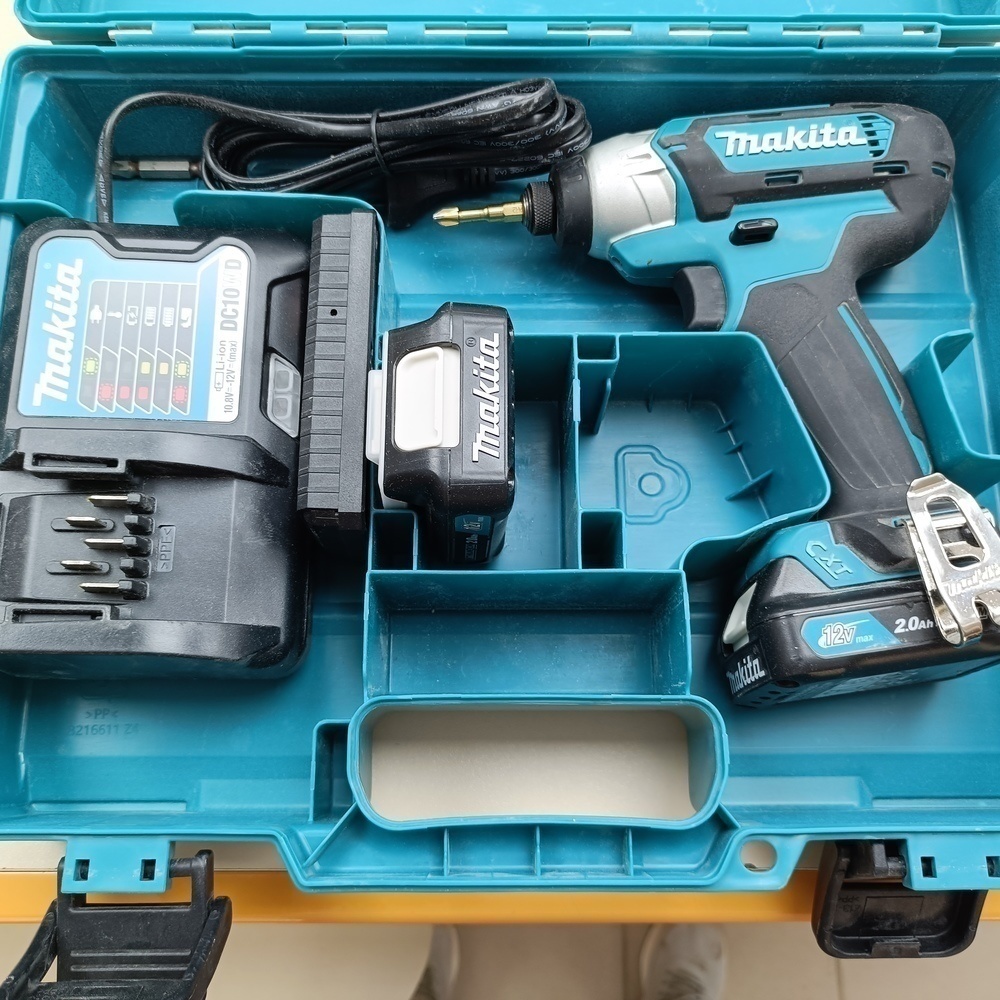 Шуруповерт Makita TD110D