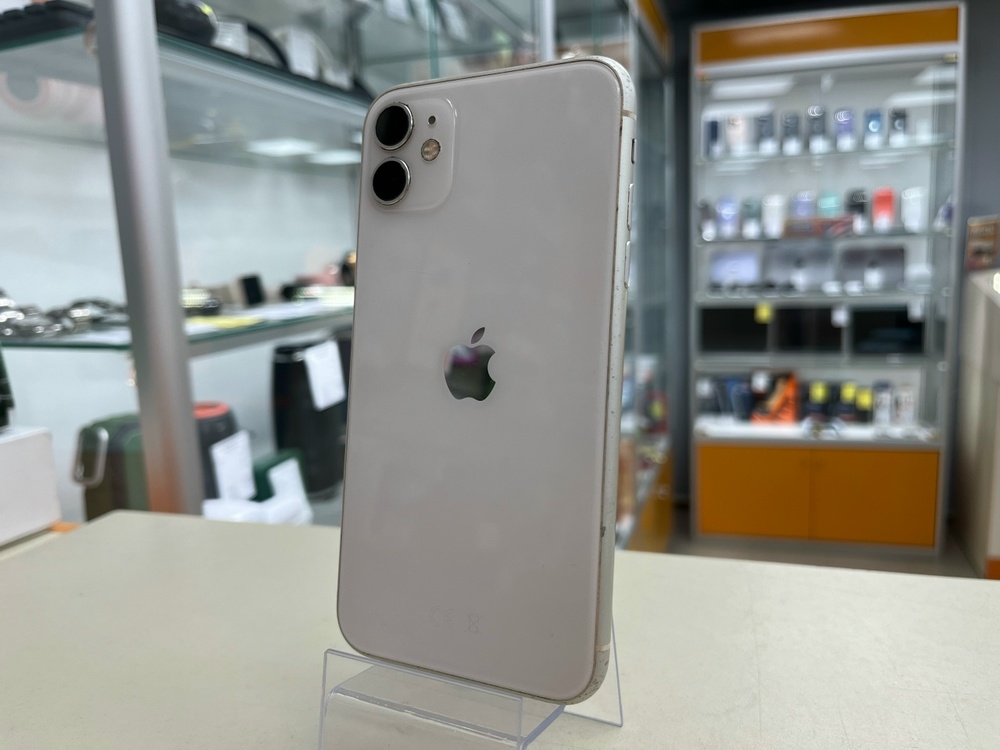 Смартфон Apple iPhone 11 64Gb