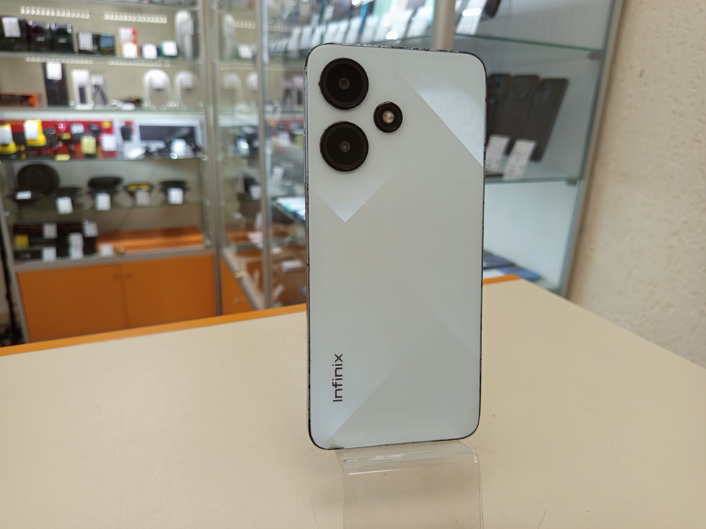 Смартфон Infinix HOT 30i 8/128