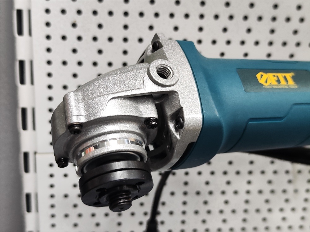 Угловая шлифмашина FIT AG-150/1400