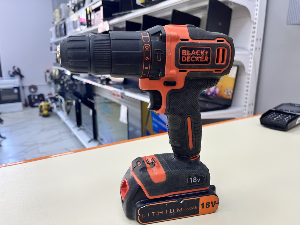 Шуруповерт Black & Decker BDCHD18KBQW;