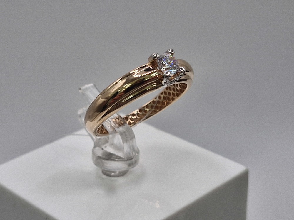 КОЛЬЦО С КАМНЯМИ (Au 585)