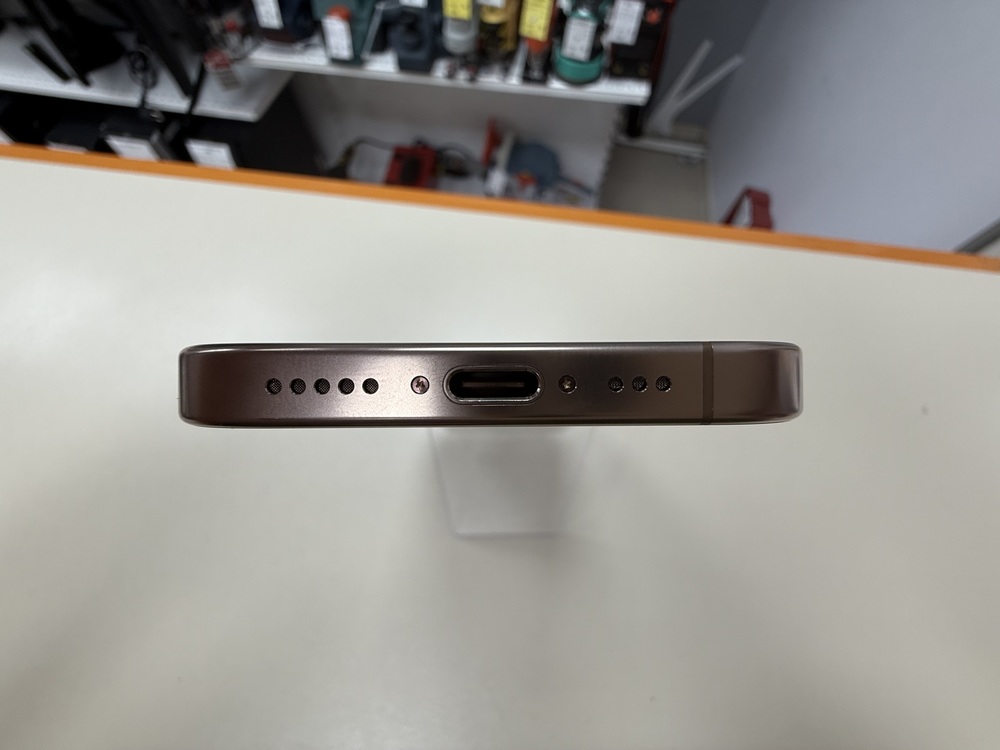 Смартфон Apple Iphone 16 Pro 128Gb