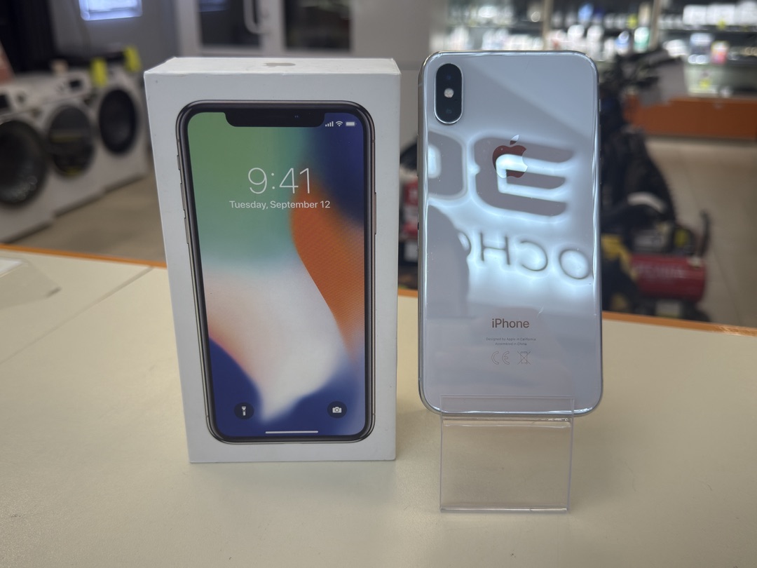 Смартфон Apple iPhone X 64Gb