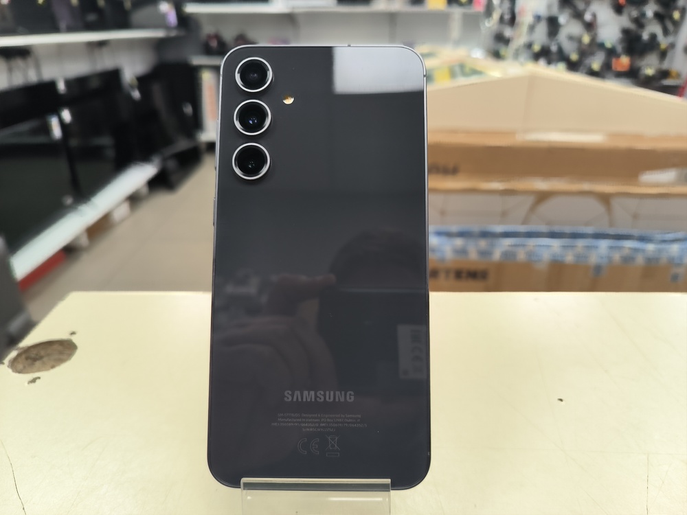 Смартфон Samsung Galaxy S23 FE 8/128