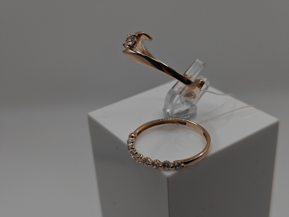 КОЛЬЦО С КАМНЯМИ (Au 585)