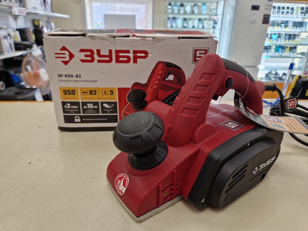Электрорубанок Зубр ЗР-950-82