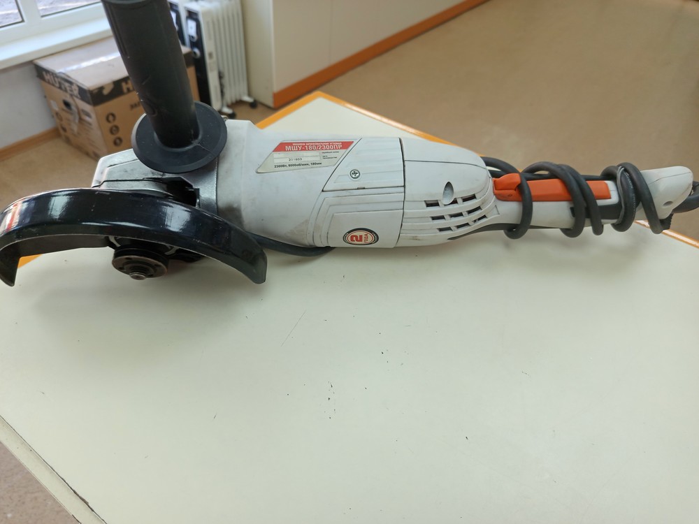 Угловая шлифмашина Электроприбор МШУ-180/2300ПР Угловая шлифмашина Электроприбор МШУ-180/2300ПР