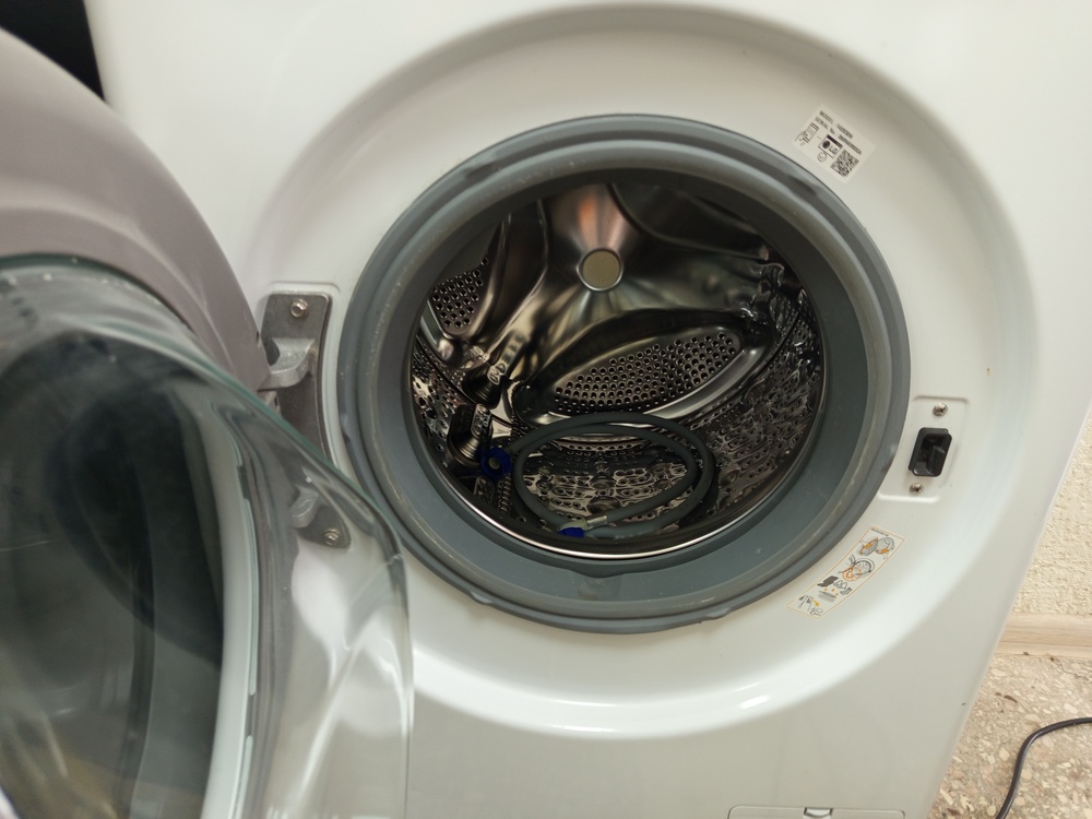 Стиральная машина LG F4V3ES0W