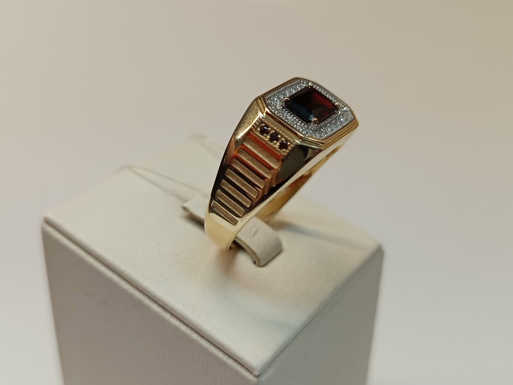 КОЛЬЦО ПЕЧАТКА с камнями (Au 585)