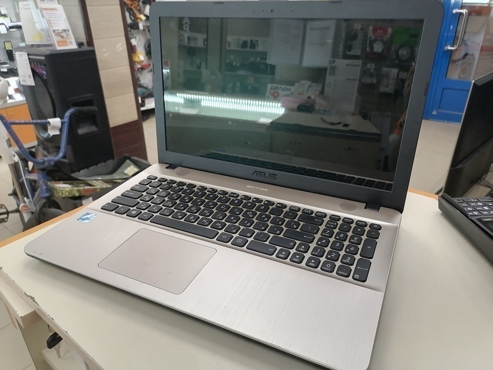 Ноутбук ASUS; Celeron N3060, HD Graphics, 4 Гб, Нет, 500 Гб