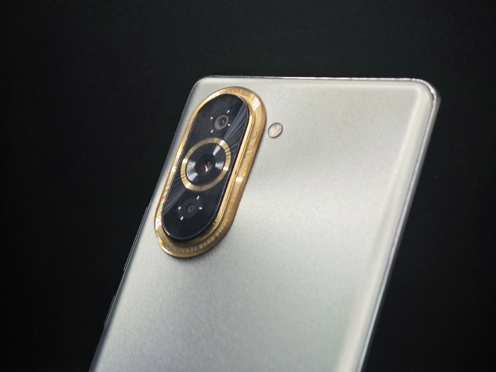 Смартфон Huawei Nova 10 8/128