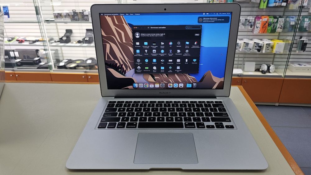 Ноутбук Apple MacBookAir i5-13 дюймов(2017) A1466