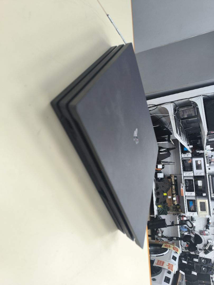 Игровая приставка PlayStation 4 Pro 1Tb