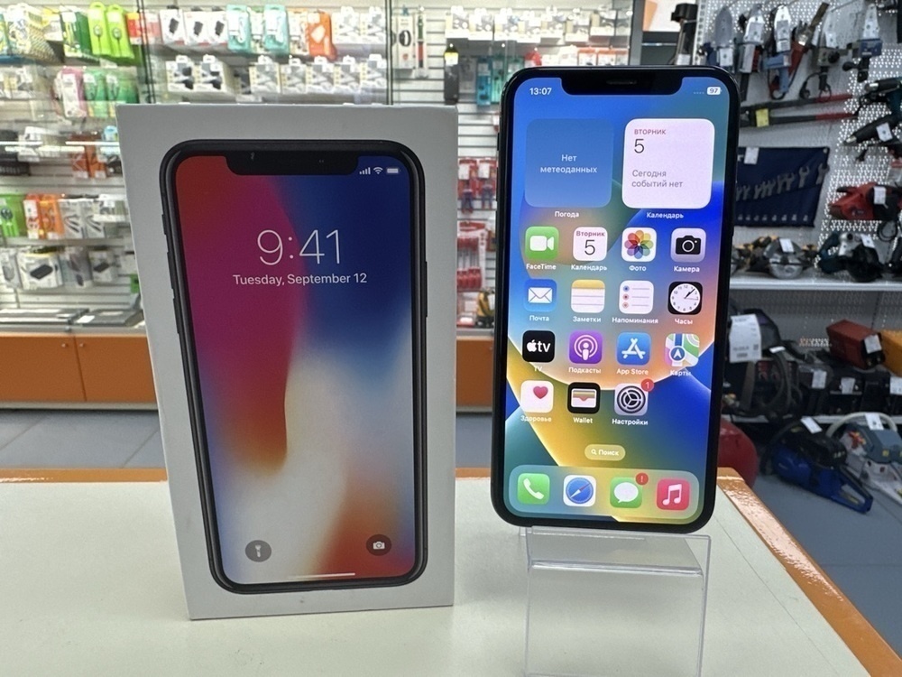 Смартфон Apple iPhone X 64Gb
