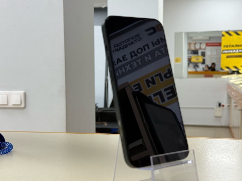 Смартфон Apple iPhone 13 128Gb