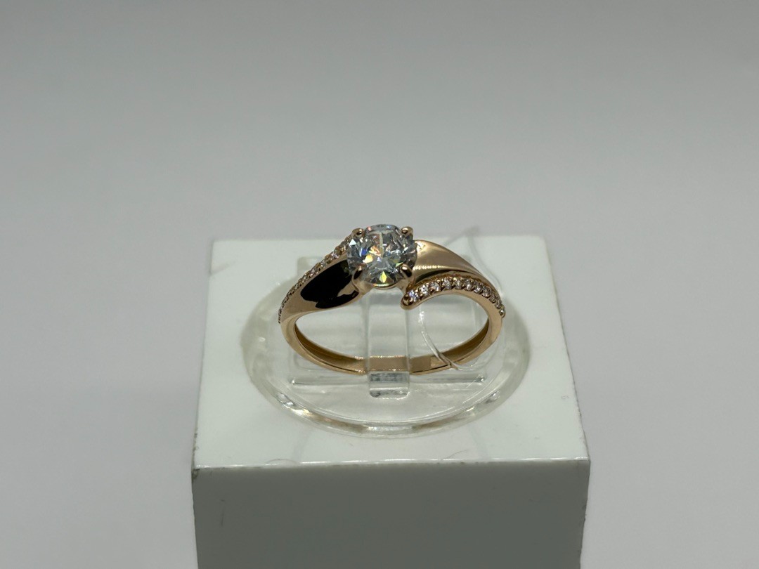 КОЛЬЦО С КАМНЯМИ (Au 585)