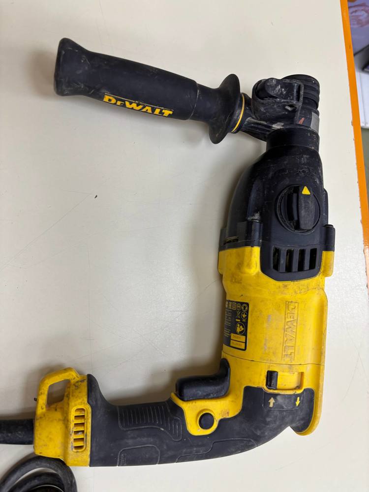 Перфоратор Dewalt D25113K