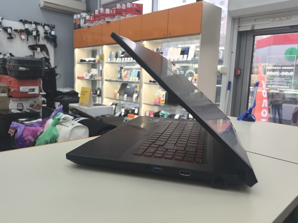 Ноутбук MSI; Core I5-12450H, GeForce RTX 3050, 16 Гб, 500 Гб, Нет