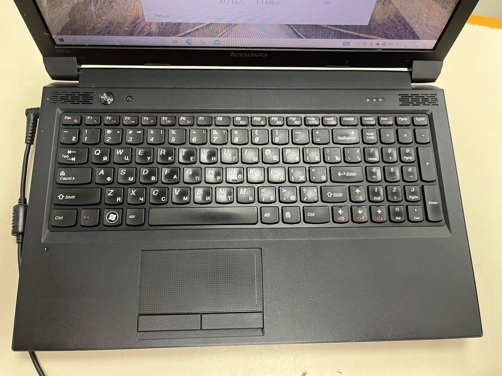 Ноутбук Lenovo B570e; Celeron B800, HD Graphics, 8 Гб, 320 Гб, Нет