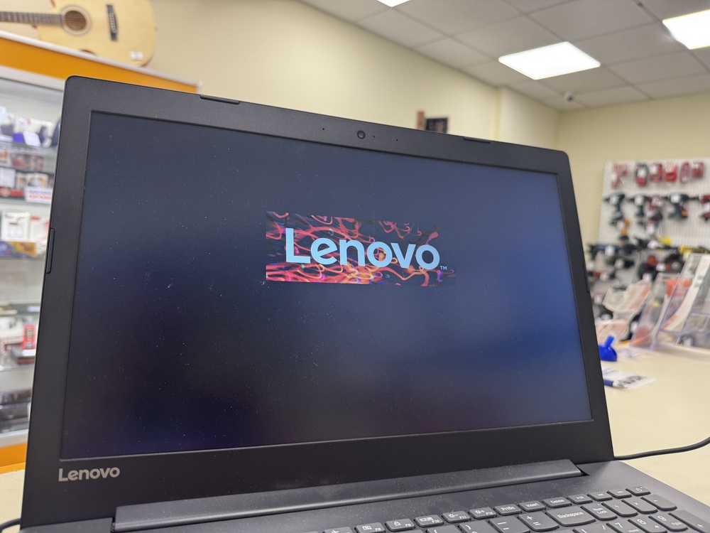 Ноутбук Lenovo ideapad 320-15AST; A6-9220, Radeon 530, 4 Гб, 500 Гб