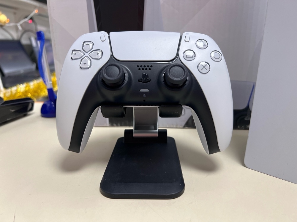 Игровая приставка PlayStation 5 825Gb (С дисководом)