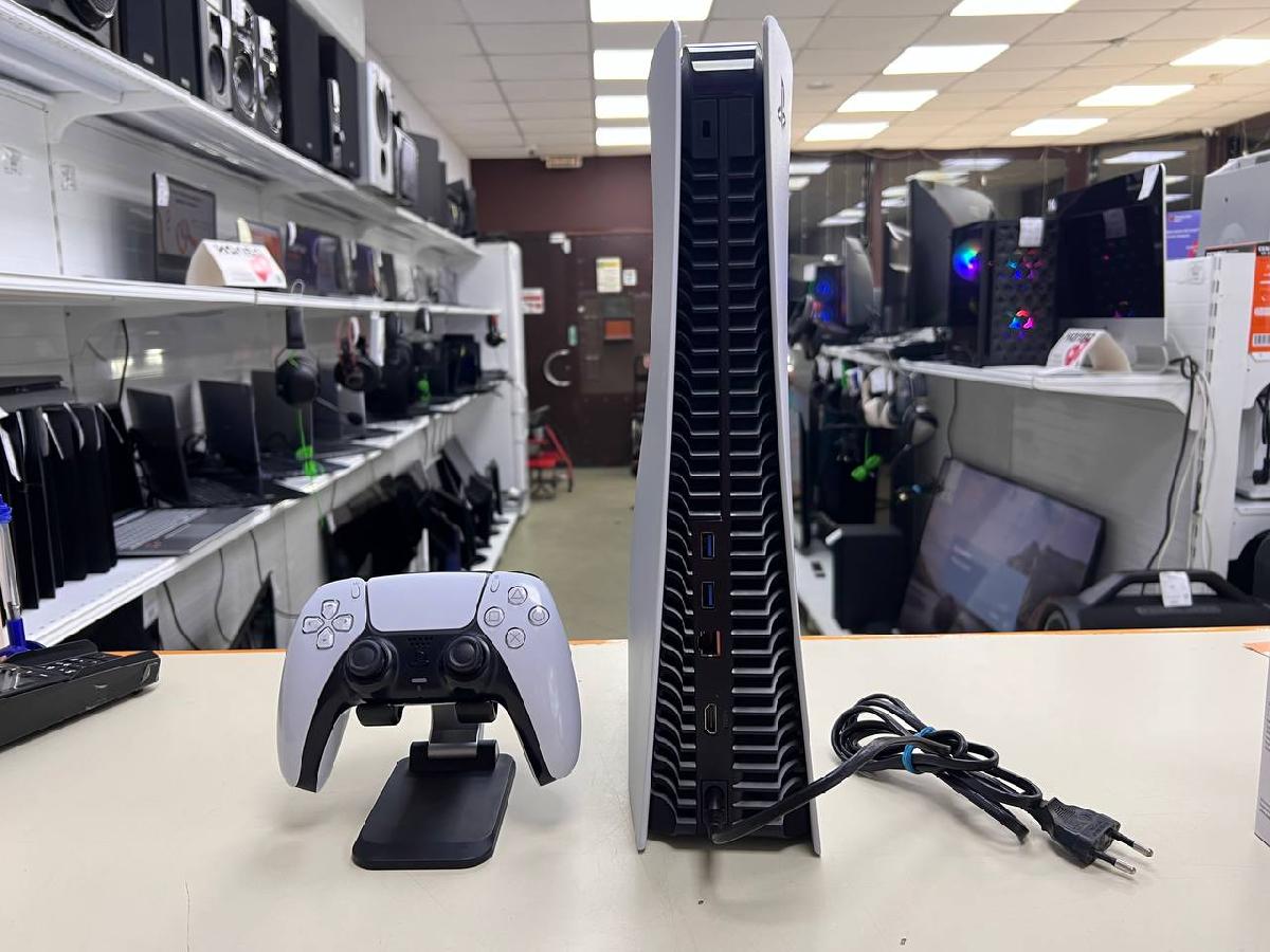 Игровая приставка PlayStation 5 825Gb (С дисководом)
