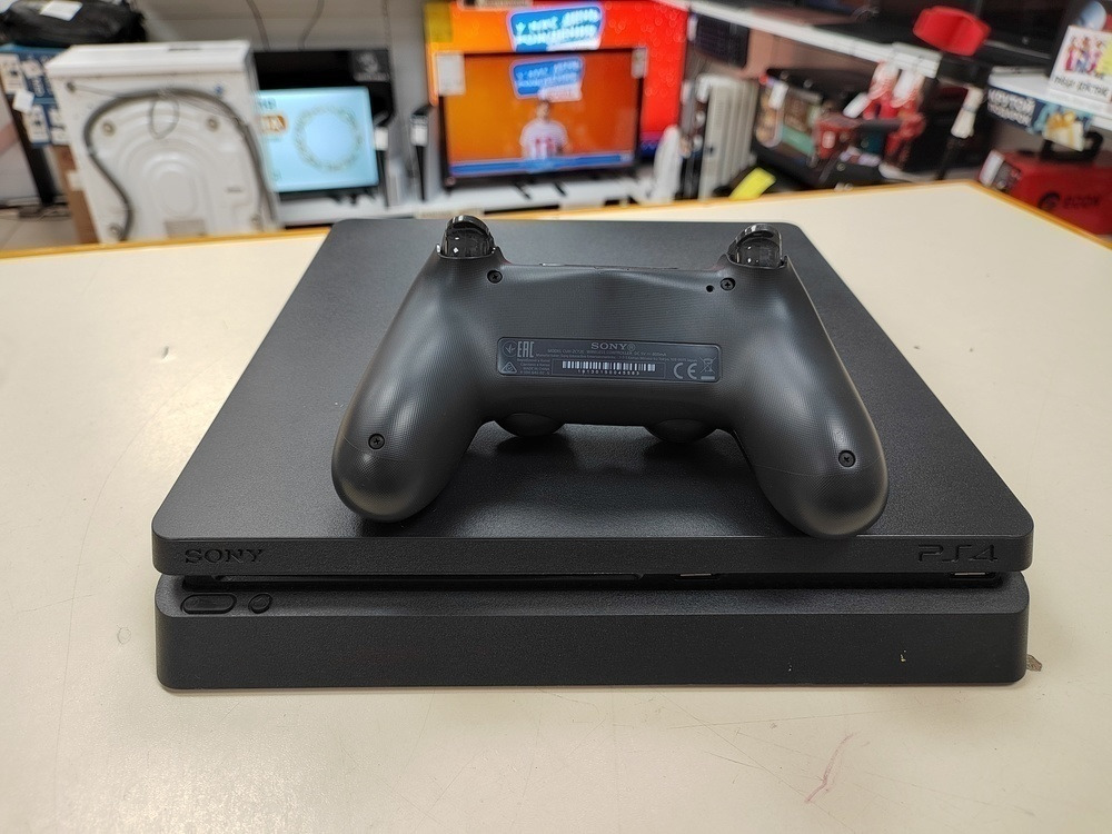 Игровая приставка PlayStation 4 Slim 500GB Игровая приставка PlayStation 4 Slim 500GB
