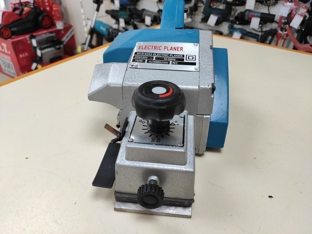 Электрорубанок Makita 220V