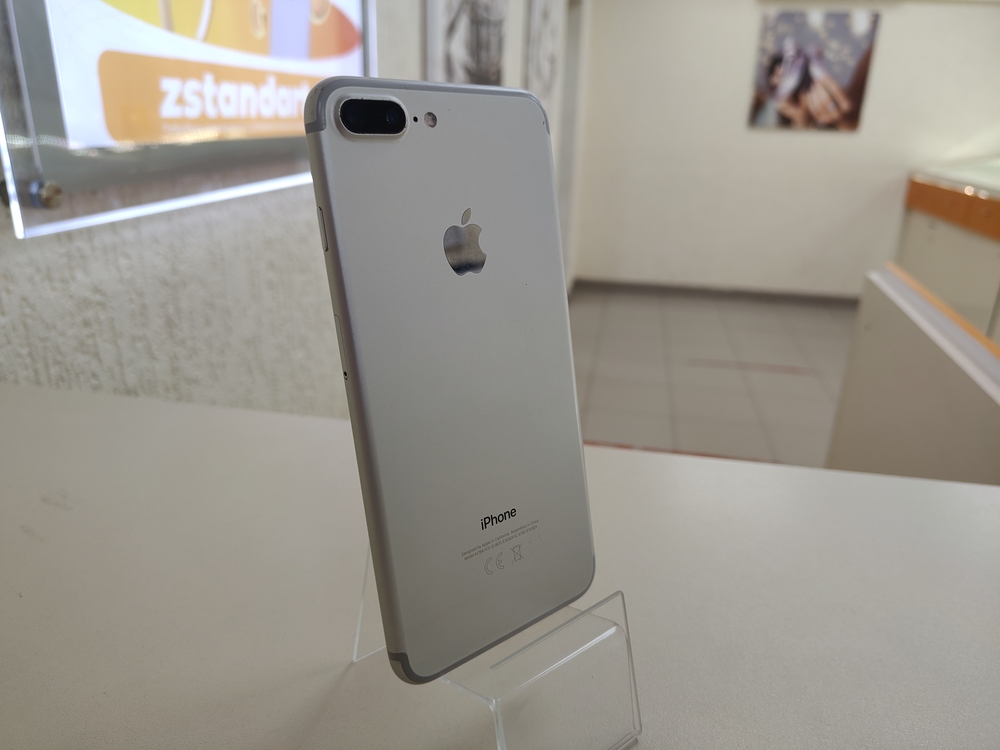 Смартфон Apple iPhone 7 Plus 128Gb
