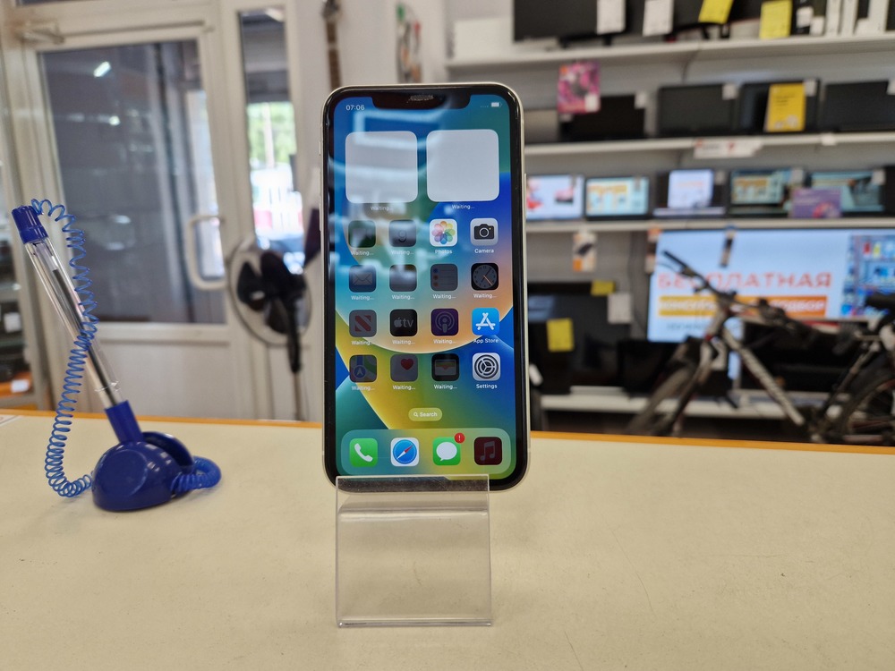 Смартфон Apple iPhone 11 64Gb