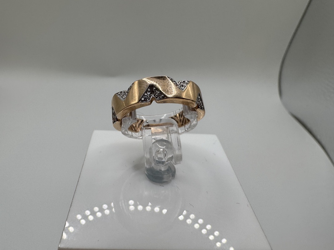 КОЛЬЦО С КАМНЯМИ (Au 585)