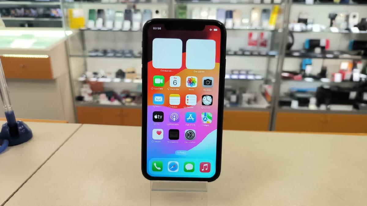 Смартфон Apple iPhone 11 64Gb