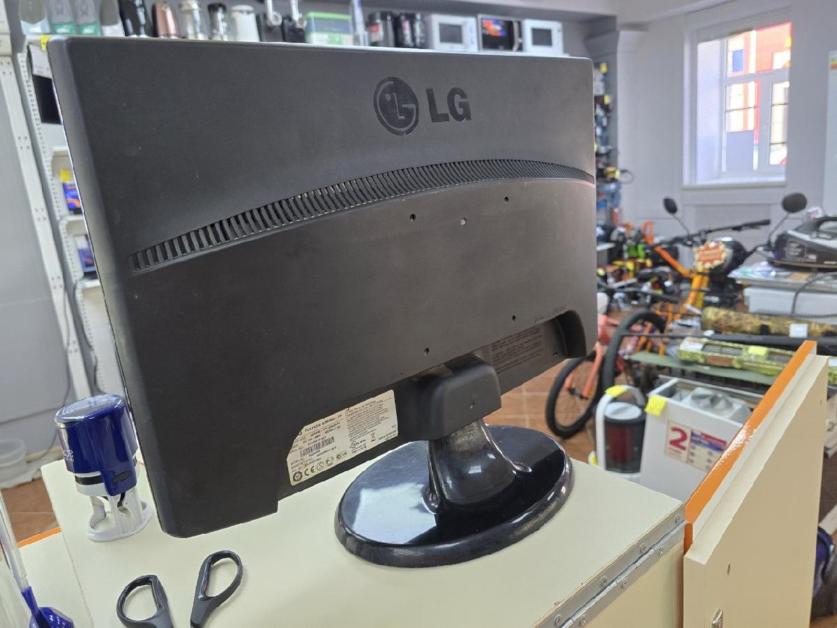 Монитор LG W2043C